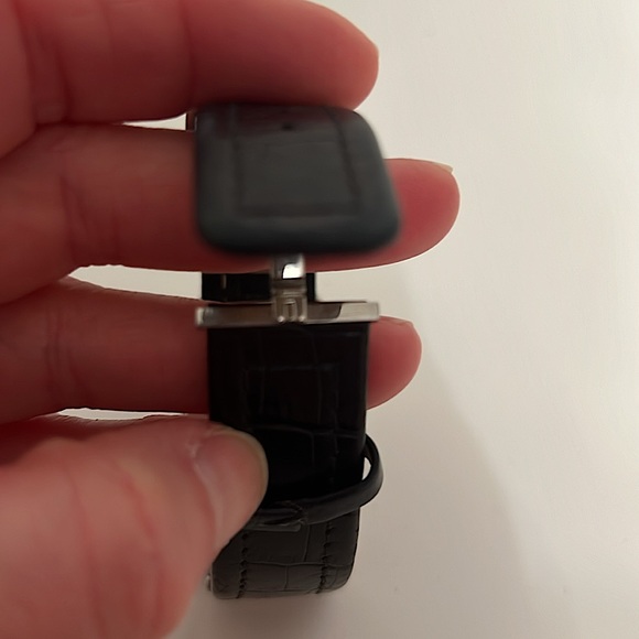Guess Collection Watch w/Black Leather Band - Picture 10 of 11
